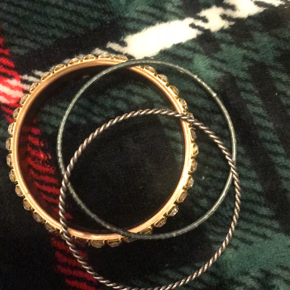 Jewelry - Picture 6 of 6
